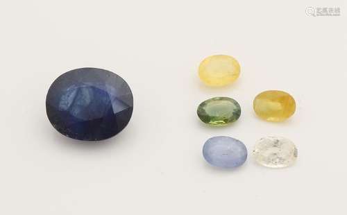 Lot with six sapphires, a blue oval facetted sapphire