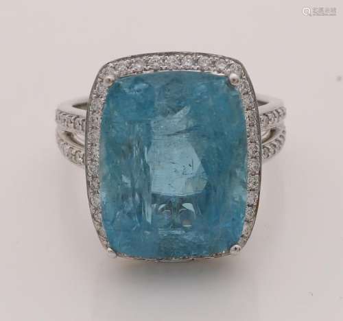 Elegant white gold ring, 585/000, with aquamarine and