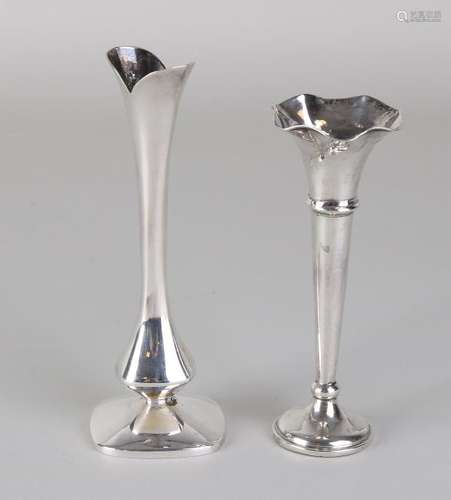 830/000 Silver rose vase with scalloped top edge + a