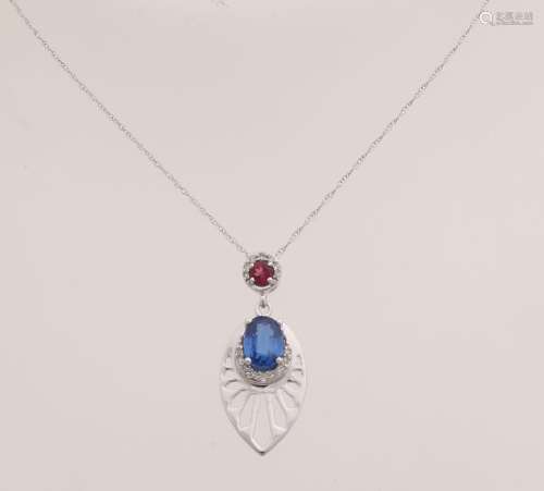 White gold pendant, 585/000, with kyanite, ruby and