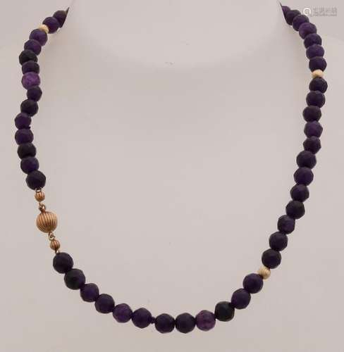 Necklace of facetted amethyst beads, ø 6,5mm, with