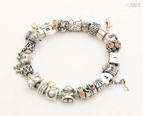 Silver Pandora bracelet, 925/000, with 22 Pandora