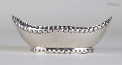 Silver bonbon basket, 833/000, oval model with sloping