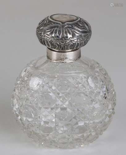 Crystal bottle with silver collar and cap, 925/000,