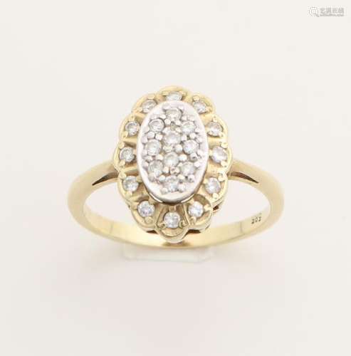 Yellow gold ring, 585/000, with diamond. Ring with oval