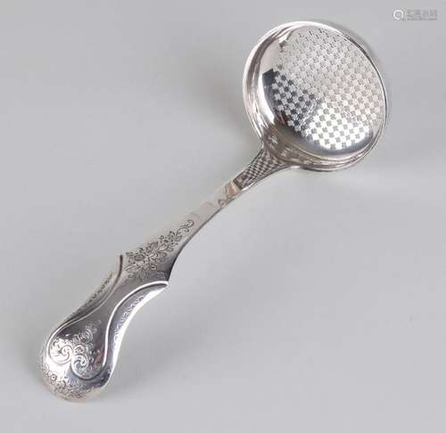 Silver spreader spoon, 833/000, with round sawn tray