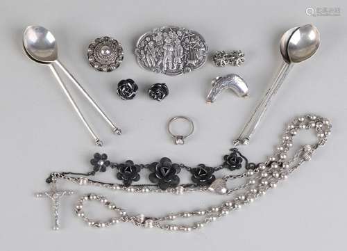 Lot of silver with 4 teaspoons with a stem crowned with