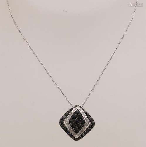 Silver necklace with pendant, 925/000, diamond-shaped