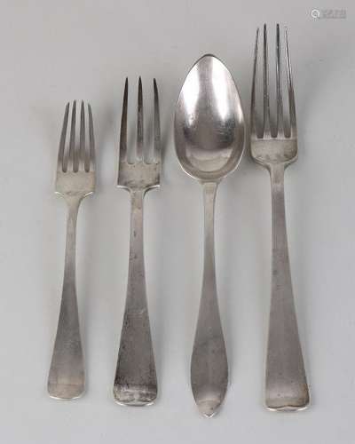 Four silver cutlery pieces, 833/000, with 3 forks and