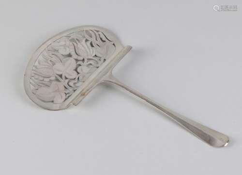 Silver shovel, 833/000, half round model with sawn