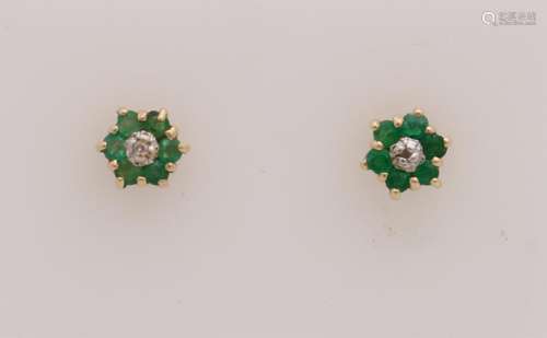 Yellow gold earrings, 585/000, with emerald and