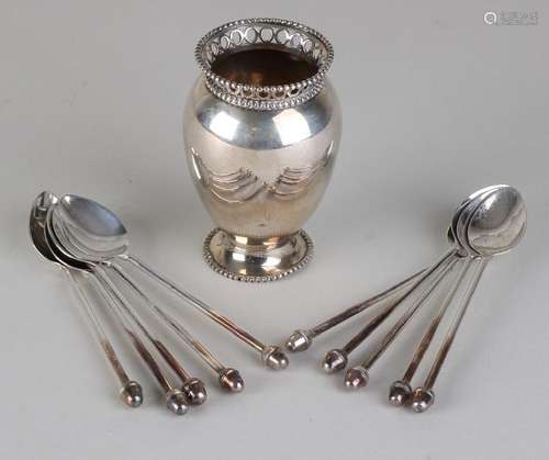 Silver spoon vase, 835/000, on round base with sawn