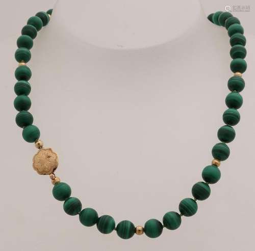 Necklace of malachite beads, ø 8mm, with 8 yellow