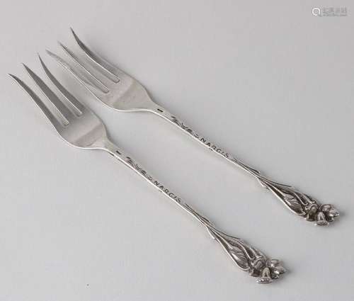 Set 835/000 silver meat forks. Flower stalk marked