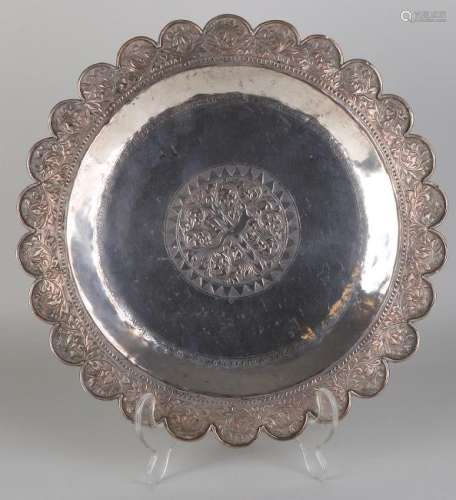 Silver plate, BWG, with scalloped edge with floral