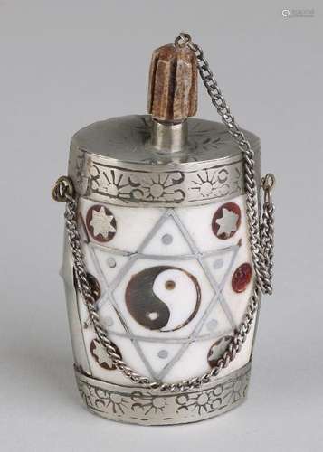 Opium flacon from horn with white metal and decorated