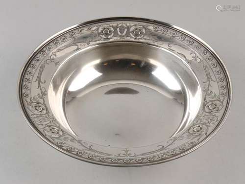 Silver bowl, 925/000, with turned rim decorated with