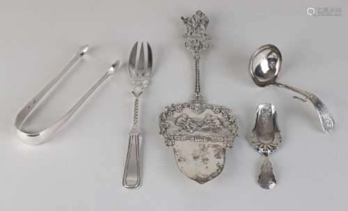 Lot with 5 silver serving parts, 835/000, a lump bar, a