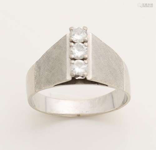 White gold ring, 585/000, with diamond. White gold ring