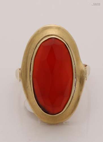 Yellow gold ring, 585/000, with carnelian. Ring with a