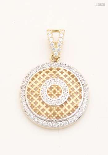 Yellow gold pendant, 585/000, with zirconia's. Round