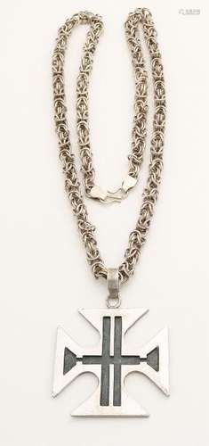 Silver necklace with cross, 925/000, royal necklace