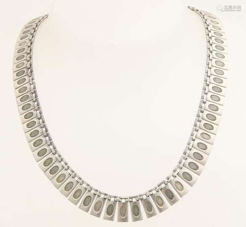 Silver choker, 835/000, with plates. necklace with