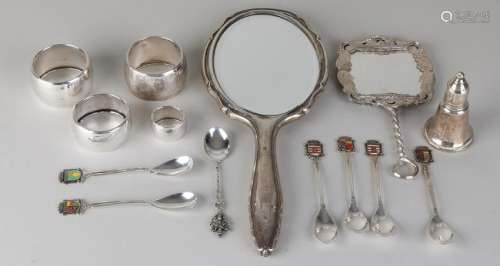 Lot silver with two hand mirrors, one made of a purse,