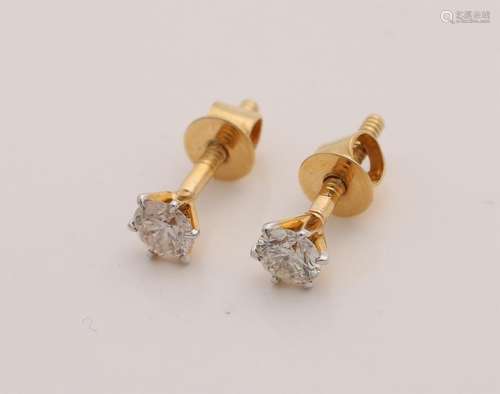 Yellow gold ear studs, 585/000, with diamonds. Soliatir