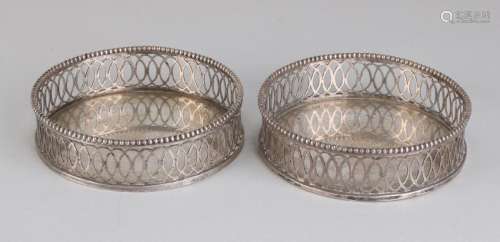 Set with two silver bottle trays, 833/000, round models