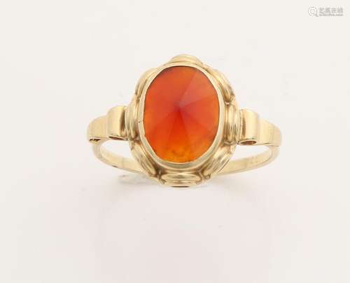 Yellow gold ring, 585/000, with carnelian. Ring with a