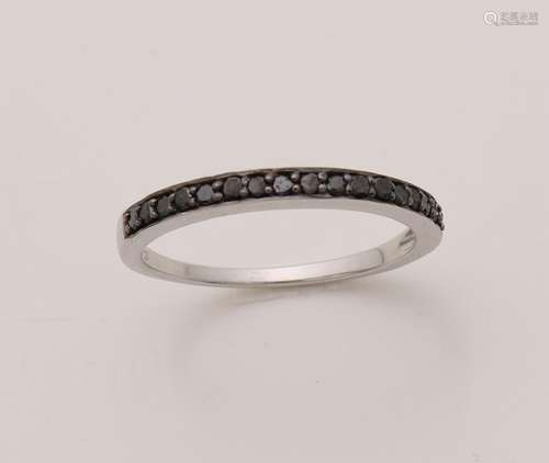 Beautiful silver ring, 925/000, set with black