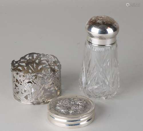 Crystal spreader with silver cap and a silver holder