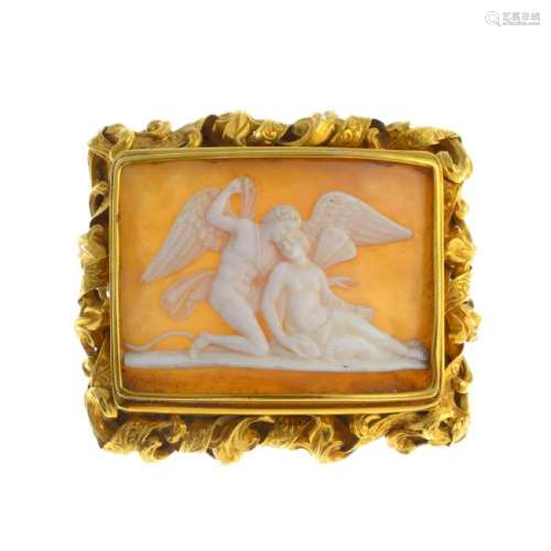 An early Victorian 18ct gold shell cameo brooch. Carved