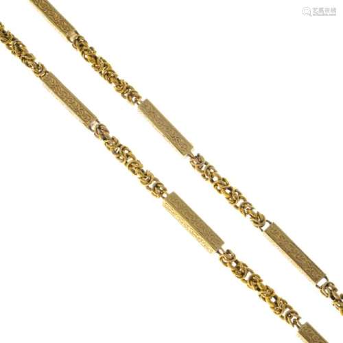 An early 20th century 15ct gold chain. Designed as a