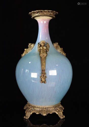 AN AZURE KILN GLAZE EAR VASE