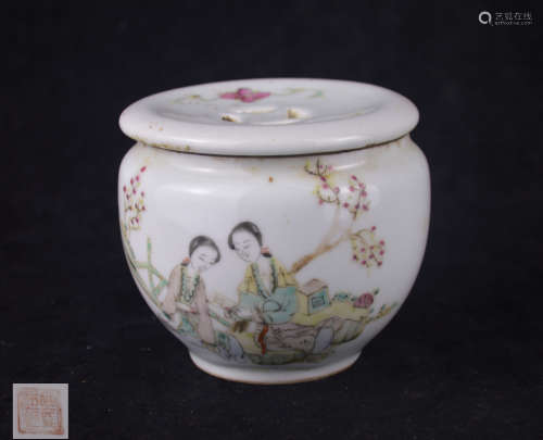 A FAMILLE-ROSE LADY PATTERN SMALL JAR