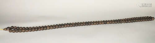 AN OLD CHENXIANG WOOD BEAD STRING NECKLACE