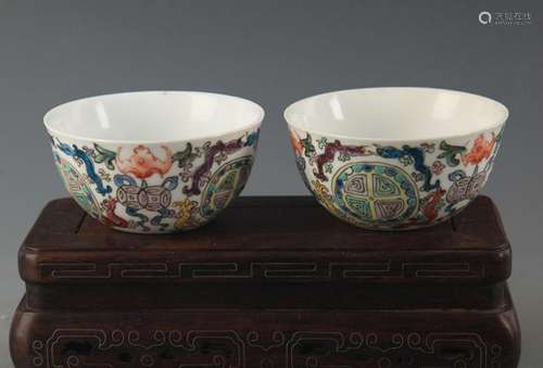 PAIR OF DOU CAI BAT PATTERN PORCELAIN CUP