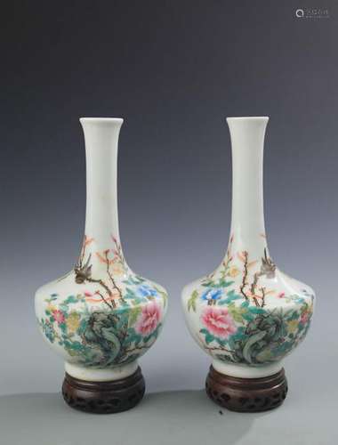 A FAMILLE ROSE FLOWER AND BIRD PATTERN LONG NECK VASE