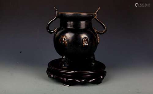 A BLACK COLOR TRIPOD FOOT PORCELAIN VASE