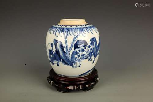 A BLUE AND WHITE CHARACTER PATTERN PORCELAIN JAR