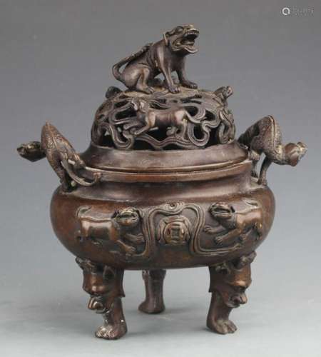 A FINELY CARVED LION TOP BRONZE AROMATHERAPY