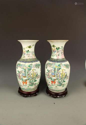 A FAMILLE ROSE PAINTED CHARACTER PATTERN VASE