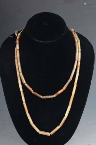 A OLD CRYSTAL STONE NECKLACE