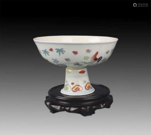 A FINE DOU CAI COLOR CHICKEN PATTERN HIGH FOOT BOWL