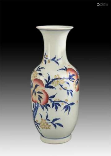 BLUE AND WHITE FAMILLE ROSE PEACH PATTERN VASE