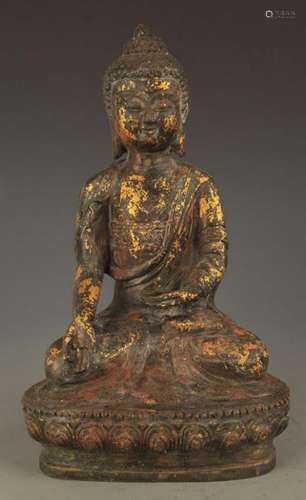 A FINE GILT BRONZE AKSHOBHYA BUDDHA STATUE