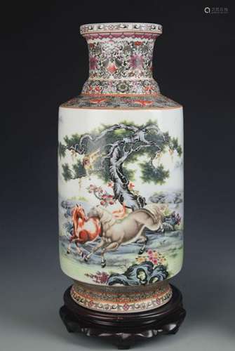 A FAMILLE ROSE HORSE PAINTING PORCELAIN VASE