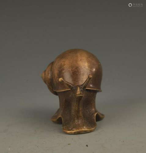 A FINE BRONZE SNAILS PAPER WEIGHT